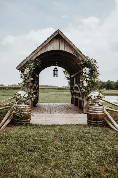 Covered Bridge Driveway, Wedding Venue Landscaping Ideas, Wedding Bridges, Agrotourism Ideas Farms, Covered Bridge Wedding, Event Center Ideas, Wedding Bridge, Pavillion Wedding, Wedding Venues In Texas