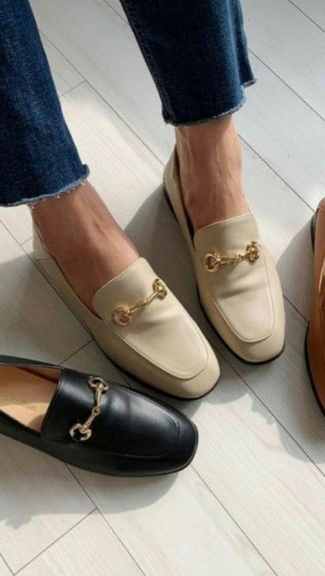 Mocassins Outfit, Work Shoes Women, Business Casual Shoes, Classy Shoes, Chic Shoes, Girly Shoes, Stylish Work Outfits, All About Shoes, Elegant Shoes