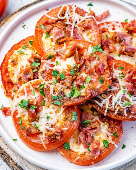 Tomato Breakfast, Tomato Egg, Fried Tomatoes, Egg Rings, Clean Food Crush, Food Crush, Clean Food, Ripe Tomatoes, Tomato Recipes