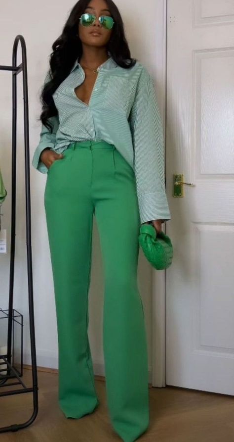 Business Casual Outfits For Women Green Pants, Professional Green Outfit, Spring Business Formal Outfits, Work Picture Day Outfit, Corporate Baddie Colorful, Green Work Outfits Women, Professional Outfits Colorful, Womens Slacks Outfits Business, Monocratic Outfits