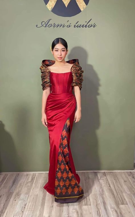 Red Filipiniana Gown, Red Filipiniana, Modern Filipiniana Gown Prom, Filipiniana Dress Modern Philippines, Filipiniana Dress Modern, Filipiniana Modern, Modern Filipiniana Gown, Modern Filipiniana Dress, Filipino Fashion