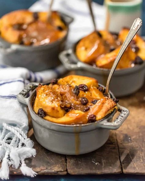 Irish Bread Pudding Recipe with Whiskey Caramel Sauce - The Cookie Rookie® Whiskey Sauce Recipe, Irish Bread Pudding, Whiskey Caramel, Whiskey Sauce, Irish Bread, Irish Desserts, Dessert Parfait, Bread And Butter Pudding, St. Patricks Day