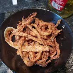 Spur style onion rings Recipe by Kim Maroney - Cookpad Onion Rings Recipe, Crispy Onions, Frying Oil, Cooking Instructions, Onion Rings, Onions, Cooking Tips, Great Recipes, Healthy Life