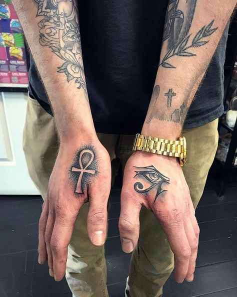 Ankh And Eye Of Horus, Eye Of Ra Tattoo, Tattoo Main, Egyptian Eye Tattoos, Egyptian Tattoos, Ankh Tattoo, Horus Tattoo, Eye Tattoos, Egyptian Tattoo Sleeve