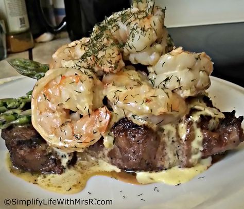 Steak Oscar, Meal Bowls, Steak Dinners, Skirt Steak Recipes, Grilling Ideas, Steak And Shrimp, Cajun Shrimp, Cajun Recipes, Skirt Steak