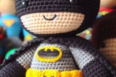 Batman Amigurumi - Free Pattern Batman Amigurumi Free Pattern, Crochet Batman Free Pattern, Batman Crochet Pattern Free, Batman Crochet Pattern, Batman Free, Batman Amigurumi, Crochet Batman, Superhero Dolls, Amigurumi Free