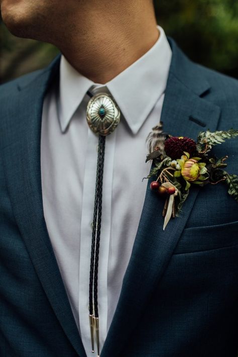 Groomsmen Fashion, Wedding Tux, Mens Wedding Attire, Groom Wedding Attire, Cowboy Wedding, Groom Ties, Boda Mexicana, Wedding Groomsmen, Mexican Wedding