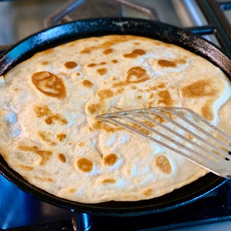 Bunuelos; How To Make Cinnamon & Sugar Fried Tortillas - Nature Way Cinnamon Sugar Tortillas, Cinnamon Tortillas, Fried Tortillas, Flour Tortilla, Cinnamon Toast, No Sugar Foods, Flour Tortillas, Cinnamon Sugar, Tortilla Chips