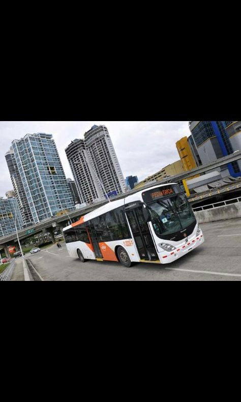 Metro Bus Metro Bus, Panama, Road