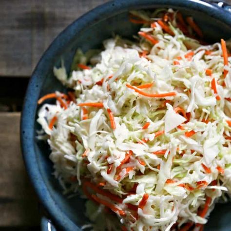 Buttermilk Coleslaw Recipe, Buttermilk Coleslaw, Easy Coleslaw, Slaw Dressing, Vegan Coleslaw, Coleslaw Dressing, Cole Slaw, Fried Chicken Sandwich, Slaw Recipes