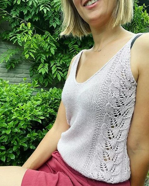 Anou tanktop pattern by Isabel Van Elsen Knit Tank Pattern, Knit Tank Top Pattern, Summer Knits, Knit Top Patterns, Tank Top Pattern, Knitted Lace, Yarn Craft, Lace Knitting Patterns, Shawl Patterns