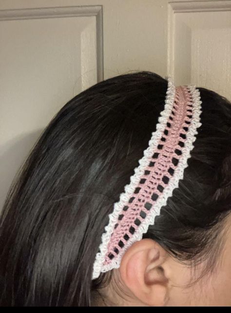 Pink Crochet Headband, Aesthetic Crochet Headband, Crochet Lace Headband, Pink And White Crochet, Crochet Hair Band, Make Headbands, Crochet Headwear, Crochet Hairband, Crochet Products