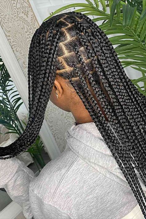 Long and Black Medium-Sized Knotless Braids with Sleek Baby Hairs Knotless Braids Medium, Knotless Braid Styles, Knotless Braids With Beads, Black And Blonde Ombre, Side Swept Braid, Box Braids Bob, Knotless Braid, Thick Natural Hair, Subtle Blonde Highlights