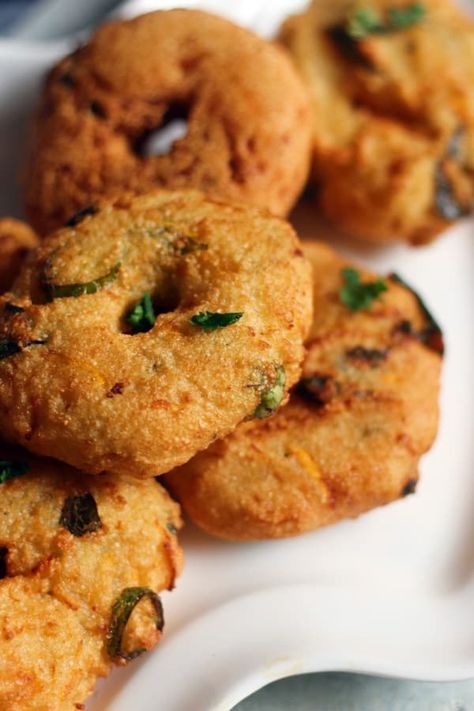 rava vada recipe, instant rava vada Tamil Recipes, Delicious Food Image, Recipes In Marathi, Vada Recipe, Spicy Snacks Recipes, Chaat Recipe, Snacks To Make, Spicy Snacks, Indian Breakfast