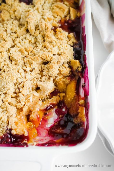 Delicious Peach and Blueberry Crisp Peach And Blueberry Crisp, Peach Blueberry Crisp, Blueberry Crisp Recipe, Blueberry Crisp, Peach Blueberry, Fruit Crisp, Peach Recipe, Blueberry Recipes, Crisp Recipe