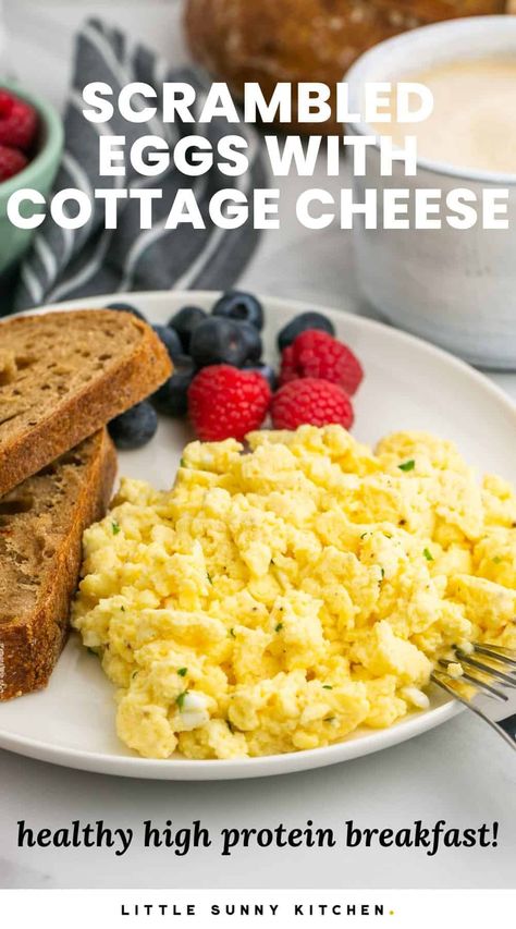 Fluffy scrambled Eggs with Cottage Cheese are a fast and easy breakfast recipe that is healthy, high in protein, and super tasty! Scrambled Eggs With Cottage Cheese, Eggs With Cottage Cheese, Uc Diet, Cottage Cheese Recipes Breakfast, Healthy High Protein Breakfast, Cottage Cheese Breakfast, Egg White Recipes, Little Sunny Kitchen, Scrambled Eggs With Cheese