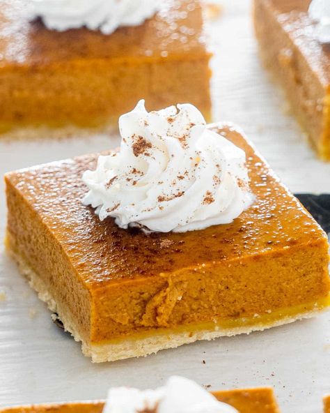 Pumpkin Pie Bars - Jo Cooks Autumnal Food, Sweet Deserts, Pumpkin Pie Bars Recipe, Celebrating Sweets, Pumpkin Spices, Pumpkin Filling, Perfect Pumpkin Pie, Simple Desserts, Pumpkin Treats