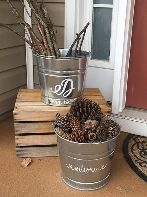 Metal Buckets Ideas Decor, Galvanized Bucket Decor Ideas, Bucket Decor Ideas, Galvanized Bucket Decor, Spring Planters, Bucket Crafts, Bucket Decor, Custom Porch, Tv Over Fireplace