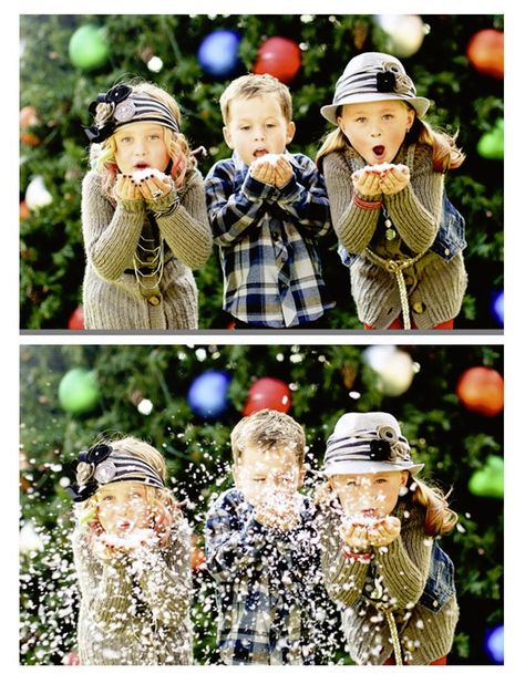 16 Family Christmas card photo ideas that will wow your relatives: Naughty and nice Photo Bb, Xmas Photos, Family Christmas Pictures, Family Holiday Photos, Family Christmas Cards, Christmas Family Photos, Foto Tips, Christmas Photography, Christmas Photoshoot