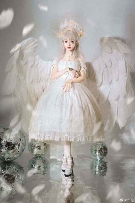 Angel Cosplay, Dollete Coquette, Funny Cosplay, Fashion Angels, Fairy Festival, References For Art, Sparkle Wedding Dress, Lolita Outfits, Angel Dress