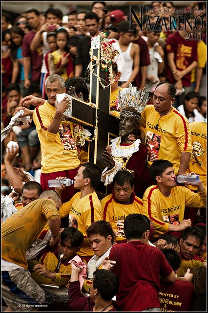 Devotees carry the statue of the Black Nazarene during the start of an annual procession of Feast of the Black Nazarene in Manila. The Black Nazarene, a life-size wooden statue of Jesus Christ carved in Mexico and brought to the Philippines in the 17th century, is believed to have healing powers in the predominantly Roman Catholic country. It is paraded through the narrow streets of Manila’s old city from dawn to midnight. Black Nazarene Philippines, Feast Of The Black Nazarene, Philippines Wallpaper, Black Nazarene, Youth Empowerment, John The Baptist, Documentary Photography, Roman Catholic, Old City