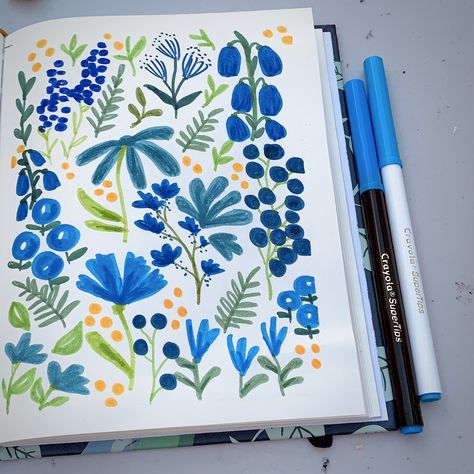 Used crayola supertips for this. It turned out better than I thought! Sketchbook Art Flowers, Posca Floral Art, Flower Doodles Colorful, Full Page Sketchbook Drawings, Art With Crayola Markers, Marker Art Crayola, Marker Journal Art, Drawing With Crayola Markers, Crayola Markers Art