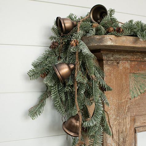 <p>Our <strong>Rustic Metal Bell Garland on Jute Rope</strong> is the ideal vintage-inspired garland to complement a farmhouse-style Christmas. Adorn your door with this exquisite garland, entwine it around a wreath, drape it over a picture frame, or incorporate it into your wall decor to effortlessly infuse your space with timeless cottage charm. This holiday garland boasts versatile uses that extend beyond Christmas decorating, making it a captivating addition to your decor y White Tulip Bouquet, Bell Garland, Mantel Christmas, European Christmas, Rustic Mantel, Farmhouse Style Christmas, Holiday Mantel, Holiday Garlands, Christmas Mantle