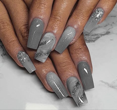 Acrylic Nail Designs Gray, Gray Nail Ideas Acrylic, Grey Acrylic Nails, Grey Nail Designs, Unghie Nail Art, Gray Nails, Unique Acrylic Nails, Short Acrylic Nails Designs, Nail Designs Glitter