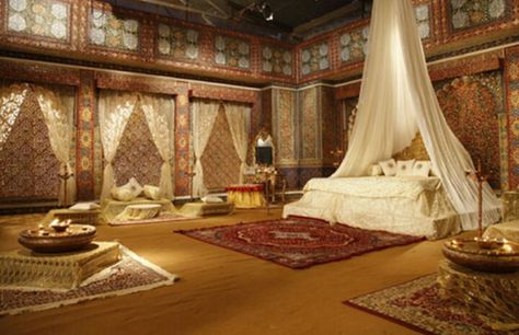 East Indian inspired room Royal Bedroom, Moroccan Bedroom, Dream Rooms, Beautiful Bedrooms, Luxurious Bedrooms, Dream Home Design, Dream Room, Luxury Interior, Bedroom Interior