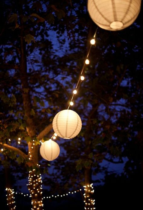 Backyard Lanterns, Backyard Party Lighting, Backyard Party Decorations, Summer Party Decorations, Outdoor Party Decorations, Backyard Lighting, Outdoor Reception, Garden Parties, Backyard Party