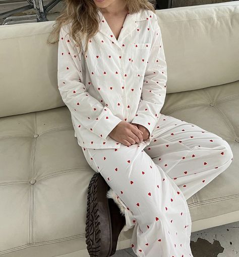 Heart Print Long Sleeve Button Shirt Top Pants 2 Piece Nightwear Matching Pjs Loungewear Outfits Perfect for Valentine day with boyfriend Lounge Pants Outfit, Pajamas Cute, Floral Pajama Set, Matching Pjs, Loungewear Outfits, Women Pajamas, Floral Pajamas, Button Up Long Sleeve, Content Ideas