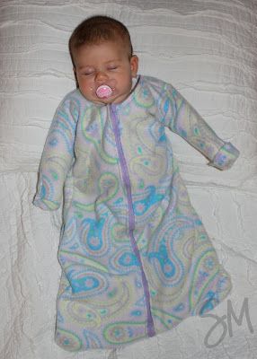 You know what the weird thing is, I was totally thinking about doing this! I think I'd do it like my sleep sack though. With short sleeves a... Sleepsack Pattern, Diy Baby Sleeping Bag, Baby Slaapzakken, Weird Thing, Baby Sleep Sack, Baby Sewing Projects, Sleep Sack, Baby Sewing Patterns, Baby Projects