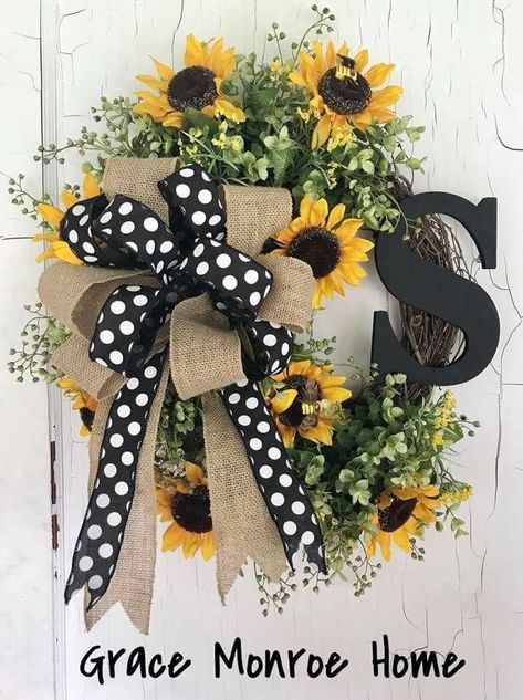 Love the contrast with the black and yellow Yellow Porch, Grace Monroe, Wreaths Design, Yellow Wreath, Black Wreath, Entry Decor, Yellow Home Decor, White Wreath, Easter Gifts For Kids