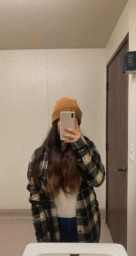 Winter outfits beanie flannel outfit inspo fit inspo fall outfits Womens Carhartt Beanie Outfit, Carhartt Beanie Outfit Fall, Flannel Winter Outfits, Fall Beanie Outfit, Beanie Outfit Fall, Winter Outfits Beanie, Jeans And Flannel Outfit, Womens Carhartt Beanie, Flannel Fall Outfits