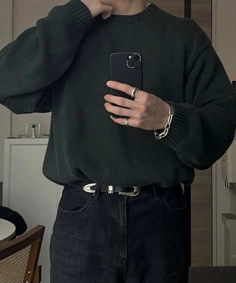 Green Crewneck Outfit, Green Jumper Outfit, Crewneck Outfit Men, Jumper Outfit Men, Dark Green Crewneck, Crewneck Outfit, Basic Closet, Man Outfit, Classy Men