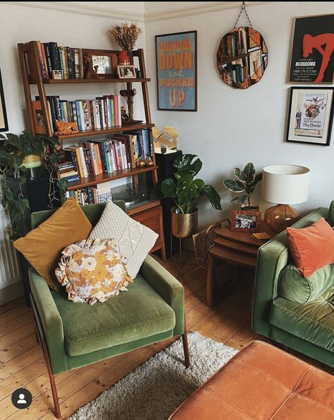 Living Room Corner Space Ideas, Fun House Interior Design, Living Ideas Room Home Decor, Multi Rugs Living Rooms, Green Corduroy Couch Living Room, Pub Style Living Room, Small Cottage Core Living Room, Small Space Dining And Living Room Ideas, Vintage Bohemian Living Room