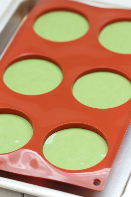 Matcha Mousse Recipe, Matcha Mousse, Mousse Dessert, Matcha Recipe, Under The Weather, Mousse Recipes, Tart Recipes, Muffin Pan, Treat Yourself