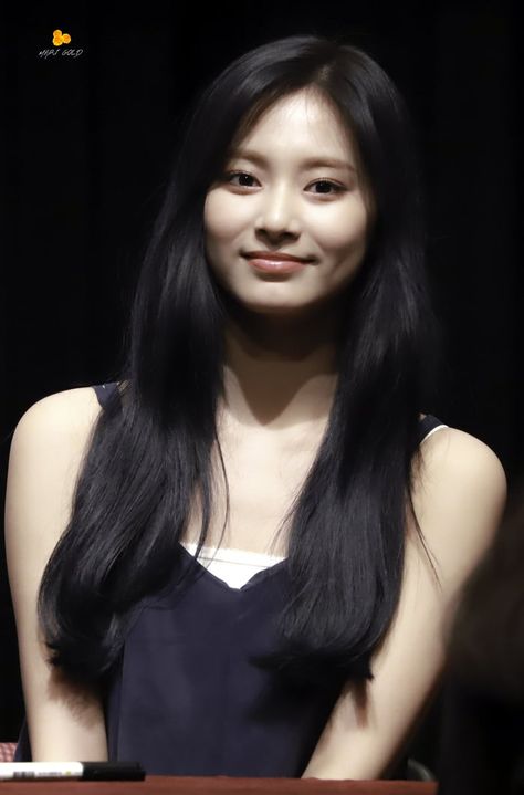 Tzuyu Smile, Tzuyu Twitter, Chou Tzu Yu, Chou Tzuyu, Twice Tzuyu, Sana Momo, Tzuyu Twice, Twice Kpop, Blackpink Fashion