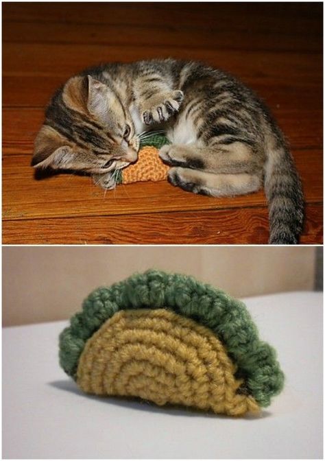 Adorable Taco Crochet Cat Toy Crochet Cat Things, Crochet Pet Toys, Crochet Cat Toys Free Pattern Easy, Taco Crochet, Dog Toys Crochet, Crochet Cat Toys Free Pattern, Crochet Cat Accessories, Cat Sweater Crochet Pattern, Crochet Cat Toy Pattern