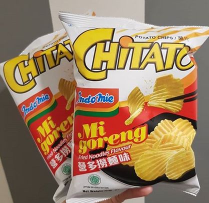 Chitato Indomie Migoreng Fried Noodle flavour potato chips..(asian) Chitato Chips, Chitato Lite, Snack Lays, Potato Chips, Tortilla Chips, Pops Cereal Box, Chip Bag, Noodles, Chips