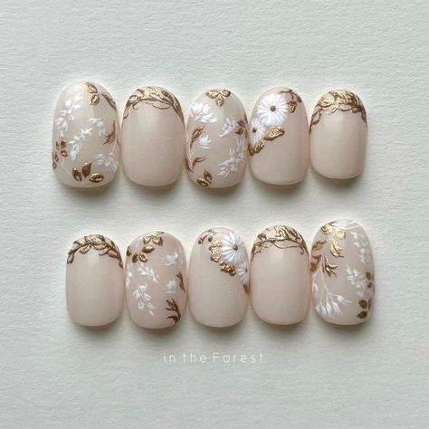 Gold Filigree Nails, Gold Floral Nails, Rococo Nails, Victorian Nails, Nail Designs For Autumn, Boho Nails, Milky Nails, Art Deco Nails, Simple Gel Nails