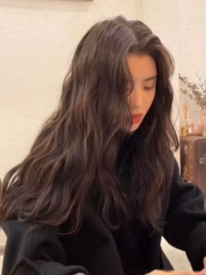 Korean hair color: dark brown Long Hair Perm, ماثيو ماكونهي, Haircut Tip, Korean Hair Color, Hair Arrange, Haircuts Straight Hair, Hair Images, Permed Hairstyles, Asian Hair