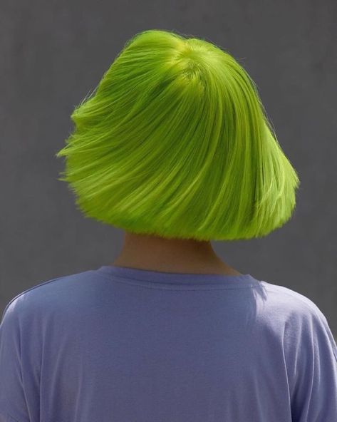 Lime Green Hair, Yellow Hair Color, Hair Rainbow, Short Hair Color, Hair Color Blue, Yellow Hair, Hair Dye Colors, Cool Hair, Colorful Hair