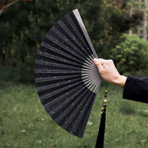 Bizarre EDC Object: A Titanium Folding Fan for Breaking Windows - Core77 Hand Fan Design, Bone Decorations, Fan Nails, Japanese Stuff, Chinese Fan, Vintage Fans, Chinese Man, Hand Fans, 3 Eggs