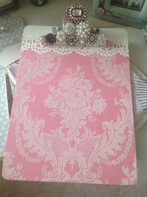 Pink clipboard Clip Board Art, Cute Clipboard Designs, Clip Boards Ideas, Clipboards Decorating Ideas, Clip Board Decorating, Decorated Clipboards, Pink Clipboard, Wedding Unity Ceremony Ideas, Altered Clipboards