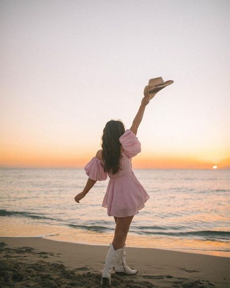 Cowboy Hat Dress Outfit, Poses With Cowgirl Hat, Cowgirl Birthday Pictures, Coastal Cowgirl Senior Pictures, Western Beach Photoshoot, Lake Cowgirl, Coastal Cowgirl Photoshoot, Cowgirl Poses, Coastal Photoshoot