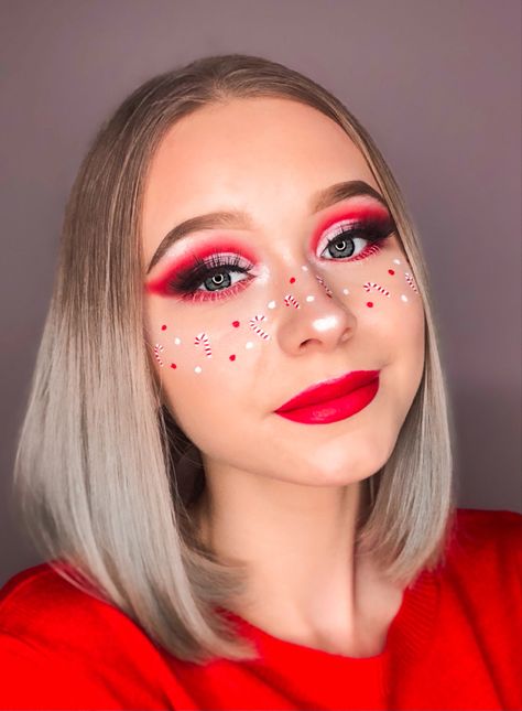 Cute Elf Makeup Looks Christmas, Candy Cane Makeup Look, Christmas Aesthetic Makeup, Dress Like A Candy Cane Day At School, Candy Cane Makeup Ideas, Candy Cane Eye Makeup, Candy Cane Dress Up Day, Alt Christmas Makeup, Christmas Make Up Ideas