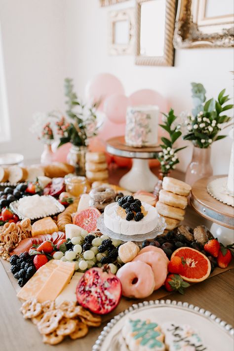 Charcuterie board. Cheese board. Charcuterie table. First birthday party food. Party food. Spring Snacks, Dessert Charcuterie Board, Dessert Charcuterie, Spring Dessert, Bridal Shower Inspo, Charcuterie Inspiration, Baby In Bloom, Charcuterie Recipes, Bridal Tea