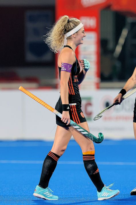 Yibbi Jansen 🍊 Dutch field hockey player Field Hockey Aesthetic Girl, Field Hockey Aesthetic Wallpaper, Field Hockey Wallpaper, Field Hockey Aesthetic, Hockey Women, Field Hockey Goalie, Womens Field Hockey, Field Hockey Girls, Hockey Pictures