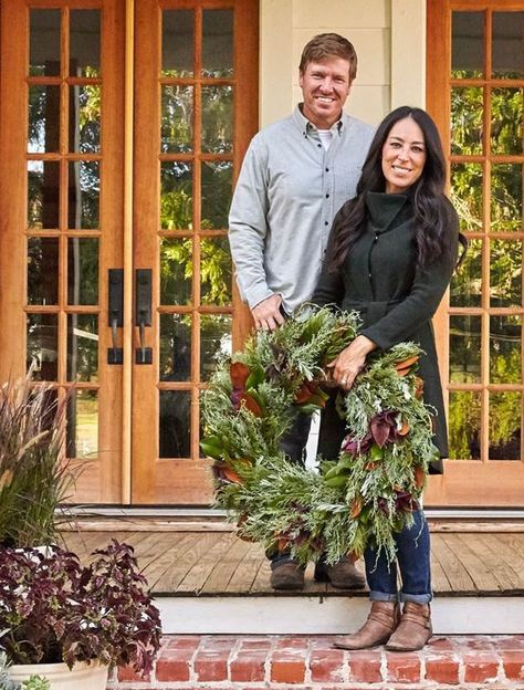 We Did Not See This HUGE News Coming From Chip and Joanna, but We Love It! Magnolia Story, Fixer Upper Tv Show, Magnolia Farms Fixer Upper, Gaines Fixer Upper, Fixer Upper Joanna, Magnolia Fixer Upper, Fixer Upper Joanna Gaines, Joanna Gaines Style, Chip And Jo